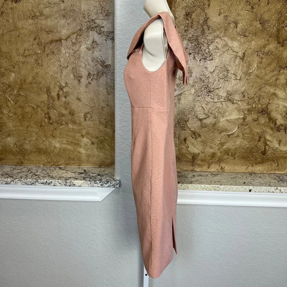 Bardot Sheath Dress Size 4 XS Pink Off Shoulder Textured V-Neck Zip Back‎